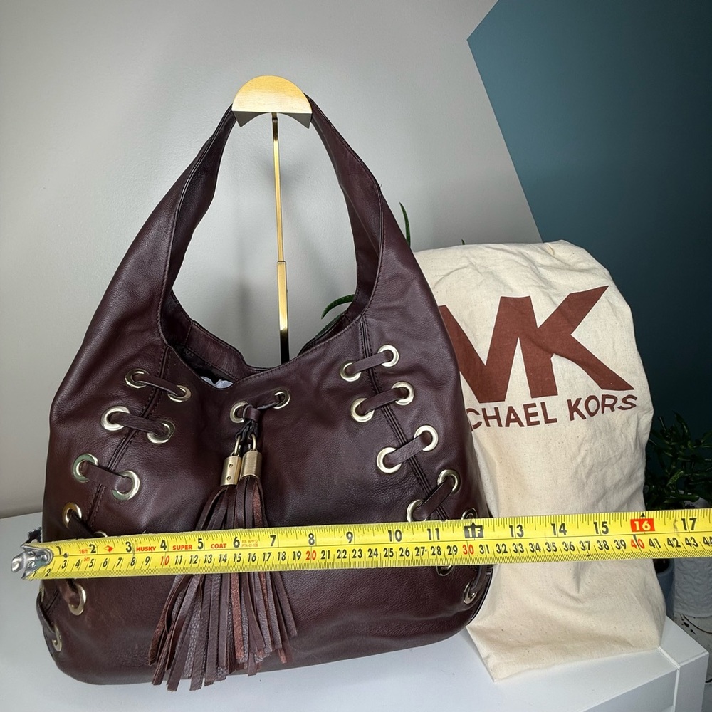 Michael Kors Astor Brown Leather Studded Grommet Tassel Hobo Shoulder Bag Y2K - Picture 11 of 12